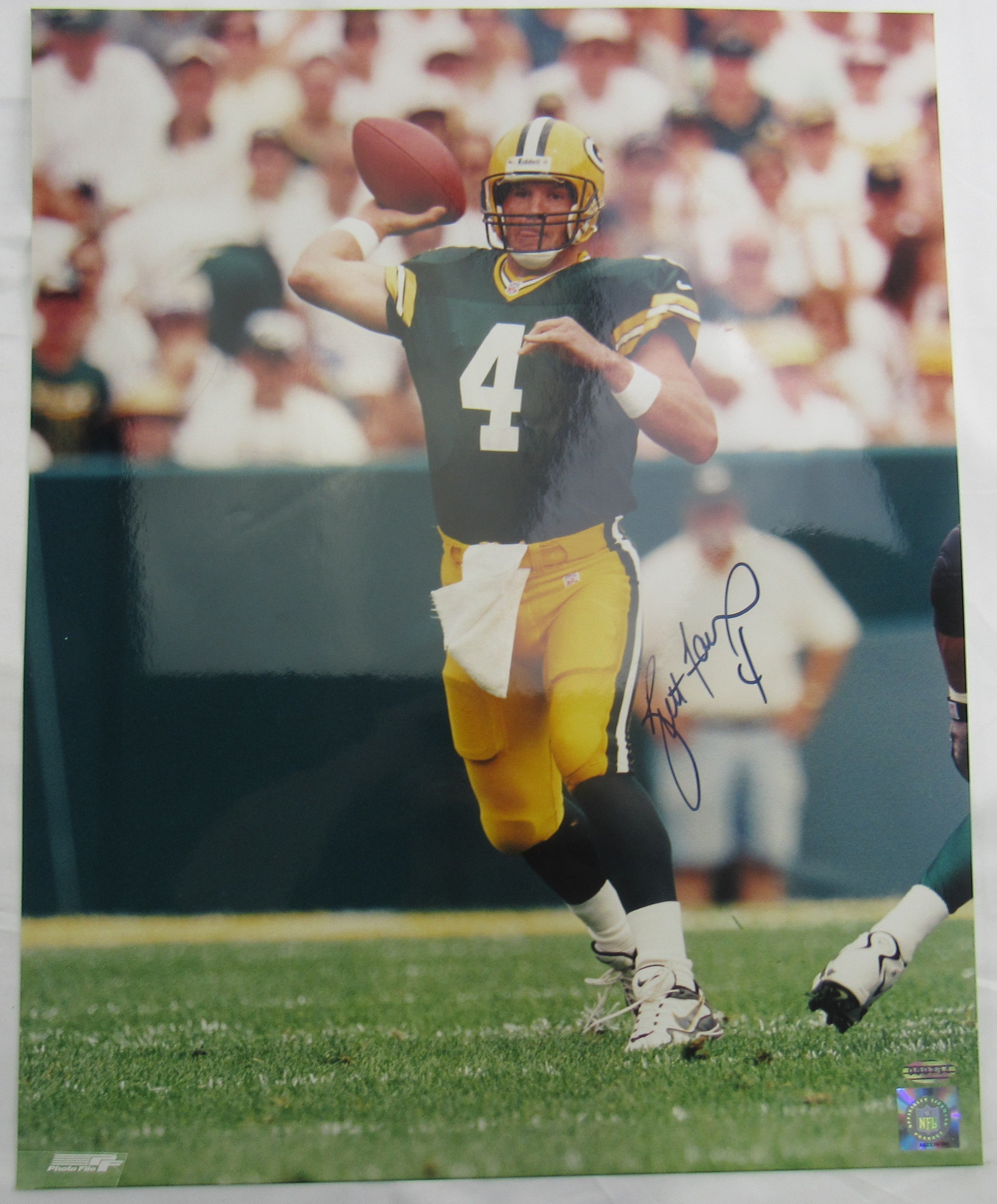 Brett Favre Signed 16x20 Photo Steiner COA - Image 1