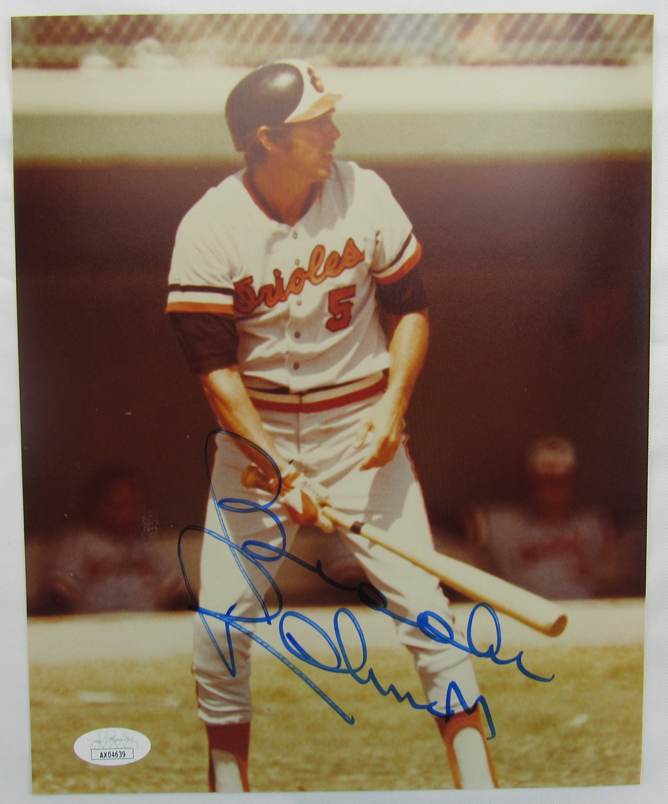 Brooks Robinson Signed 8x10 Photo JSA AX04639 - Image 1