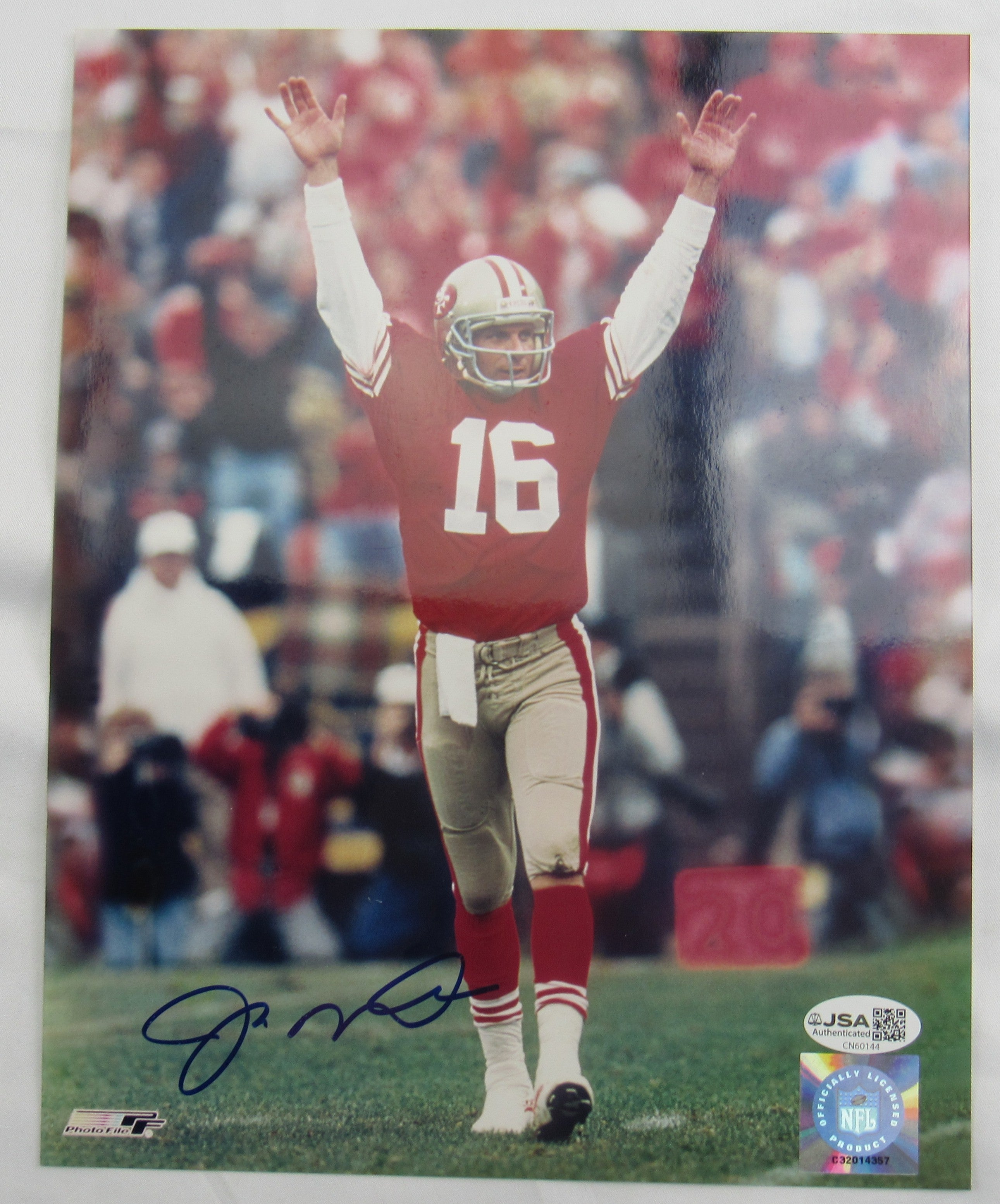 Joe Montana Signed 8x10 Photo JSA CN60144 - Image 1
